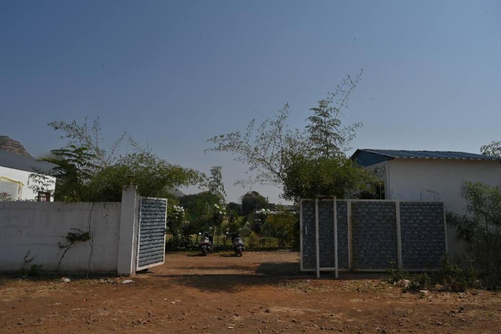 Apna Farmhouse - Private Villa With Pool & Play Area - Near Fort -15 Min To Ellora Caves Daulatabad Exterior photo